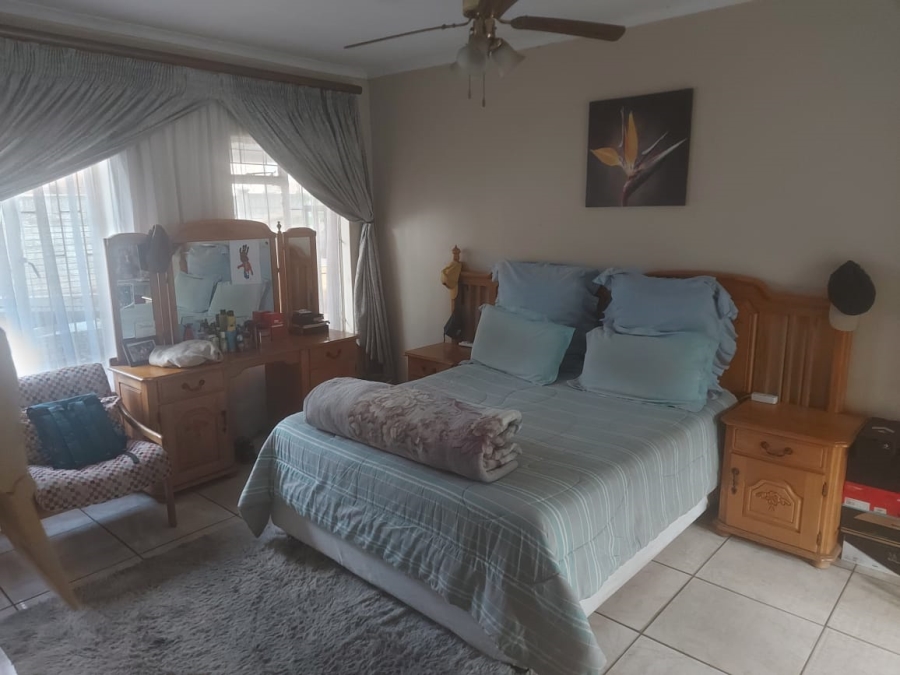4 Bedroom Property for Sale in Oos Einde North West